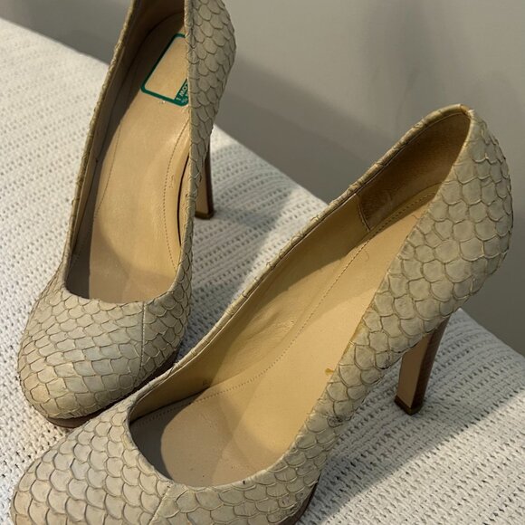 Shoes - Picture 3 of 3